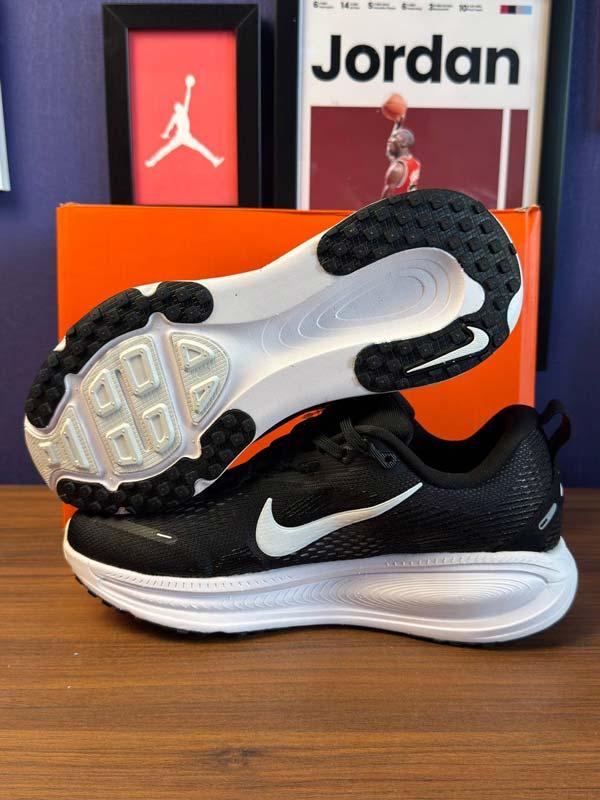 Nike vomero 18 کتانی نایک