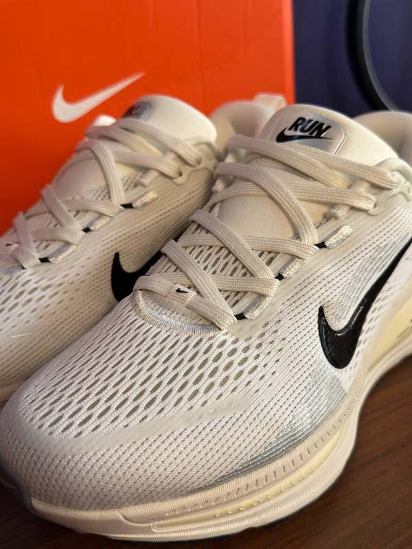 Nike vomero 18 کتانی نایک