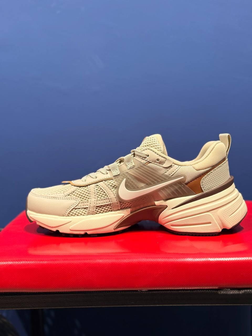 Nike v2k نایک ویتوکی موکا