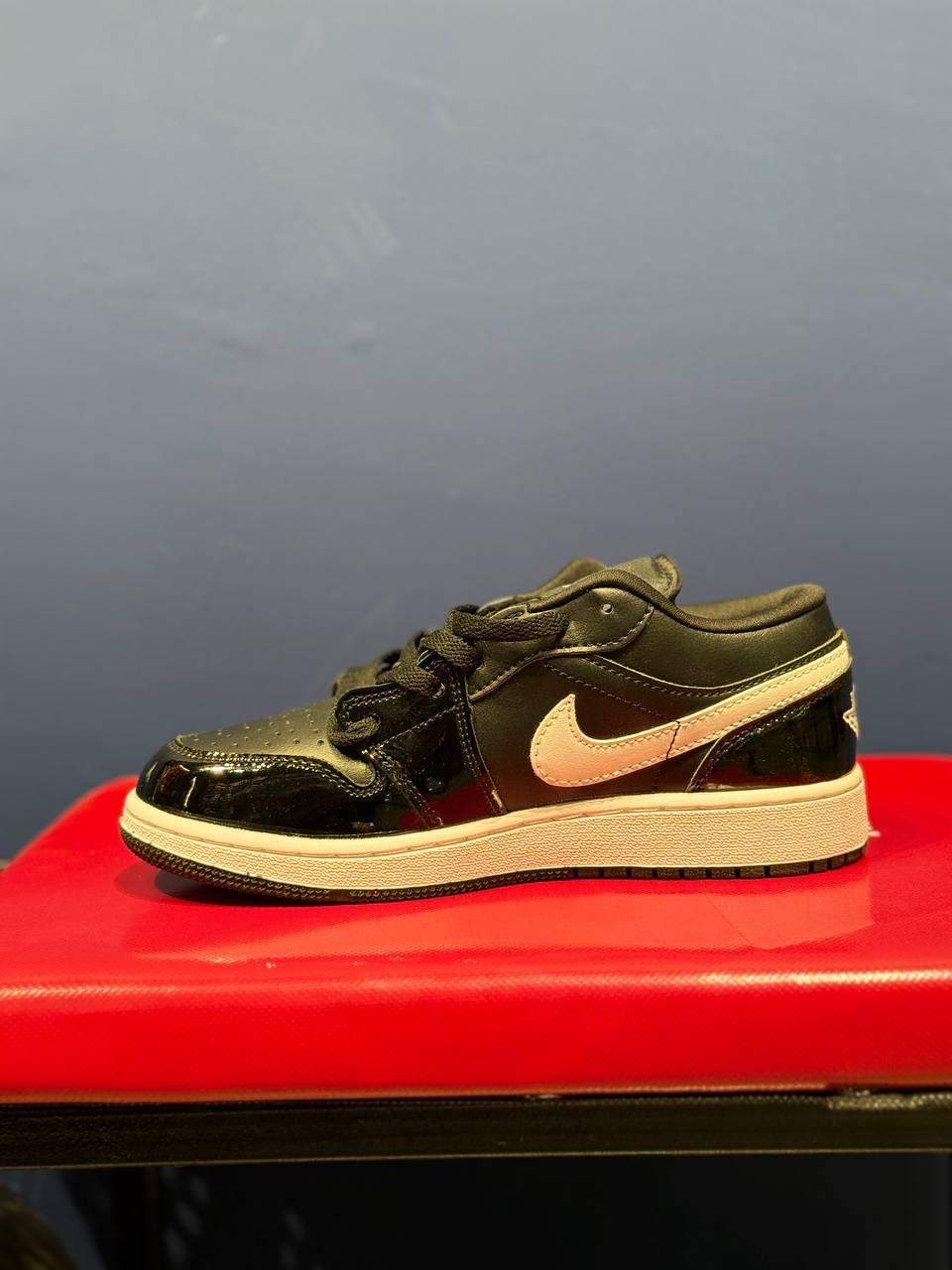 Nike air jordan 1 نایک جردن 1 سیاه ورنی