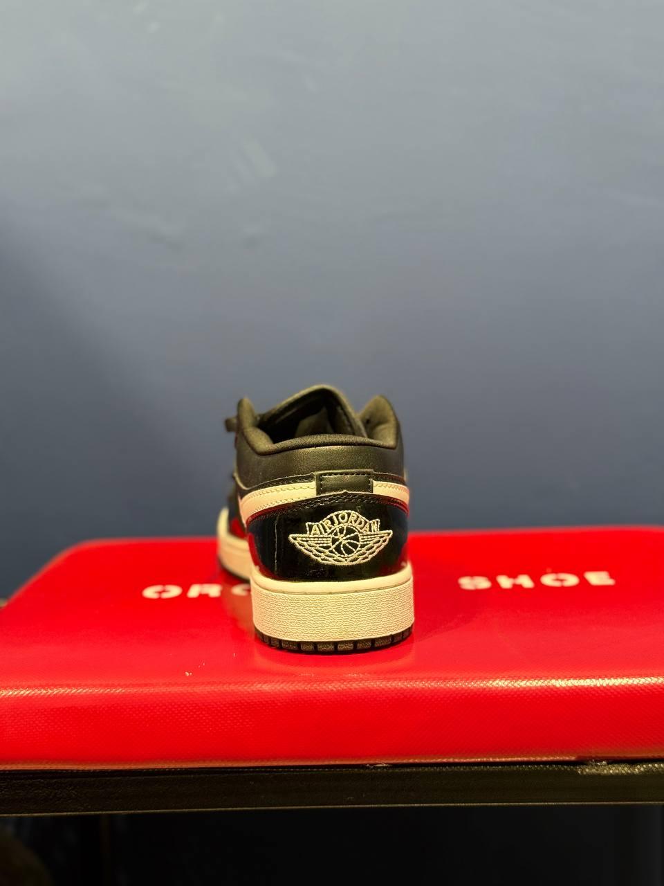 Nike air jordan 1 نایک جردن 1 سیاه ورنی