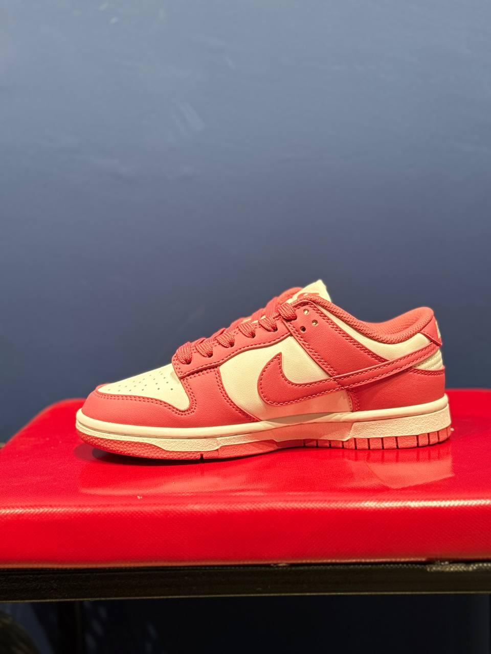 Nike sb نایک اس بی سرخابی