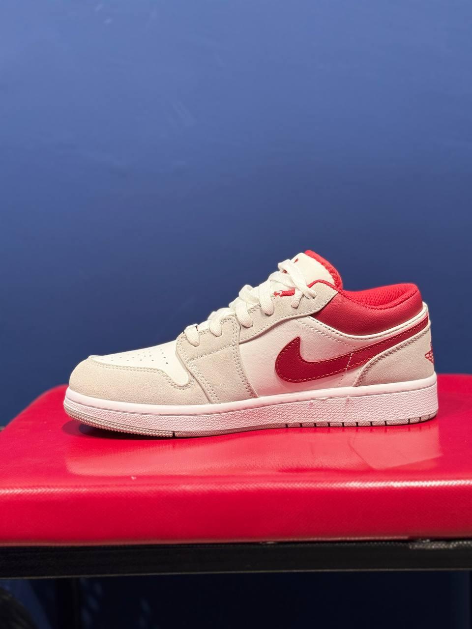 Nike air jordan 1 نایک جردن 1 طوسی قرمز