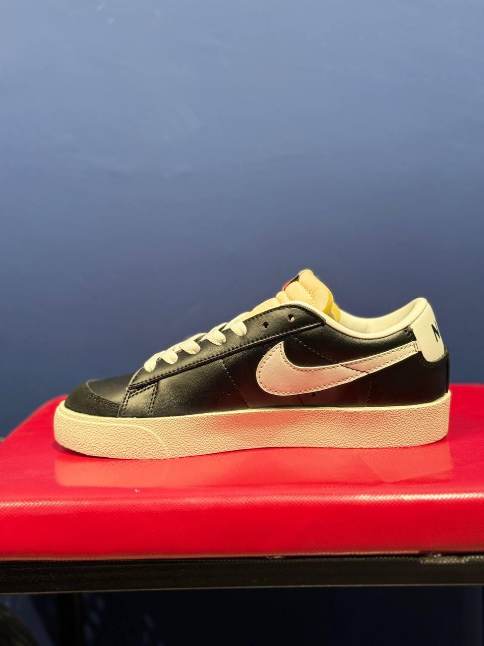 Nike blazer نایک بلیزر سیاه