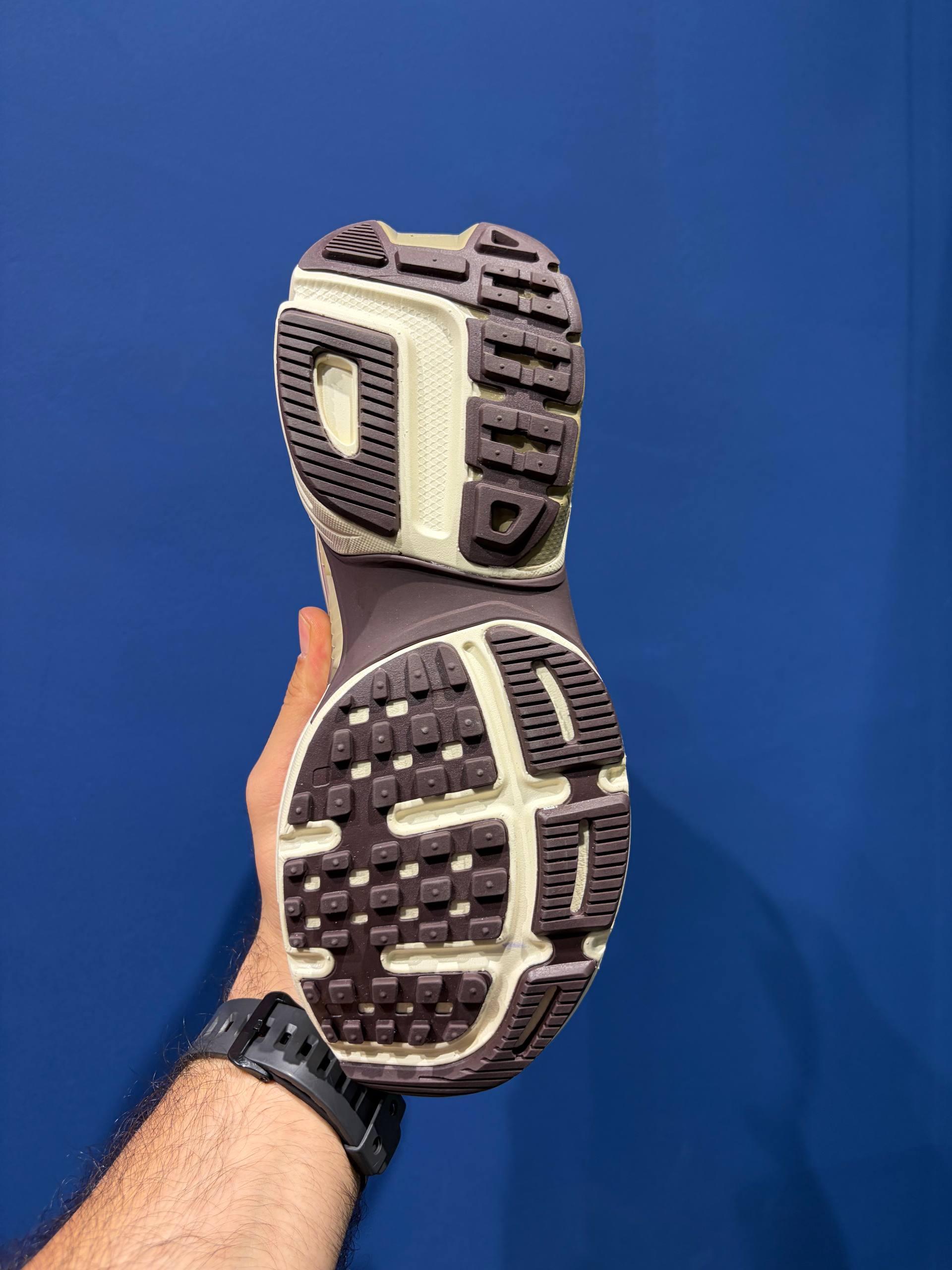 Nike v2k light orewood نایک ویتوکی نسکافه ای