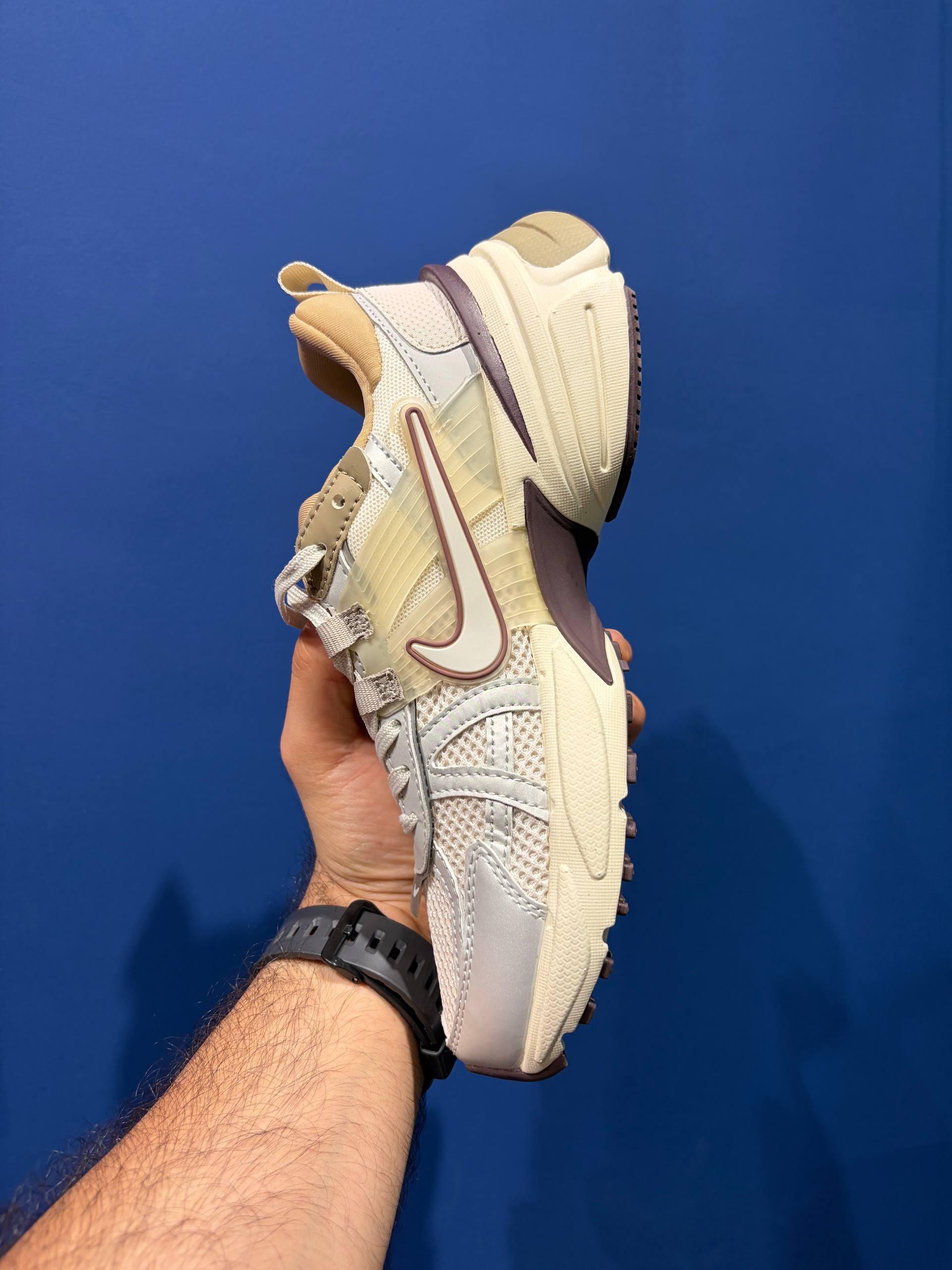 Nike v2k light orewood نایک ویتوکی نسکافه ای