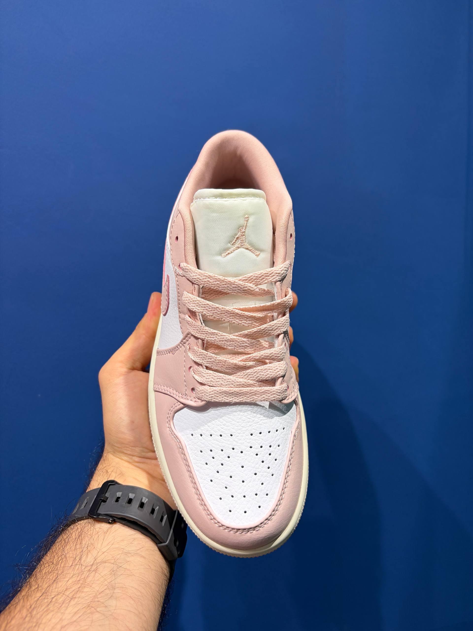 Nike air jordan 1 low white and pink نایک ایر جردن 1 لو سفید صورتی