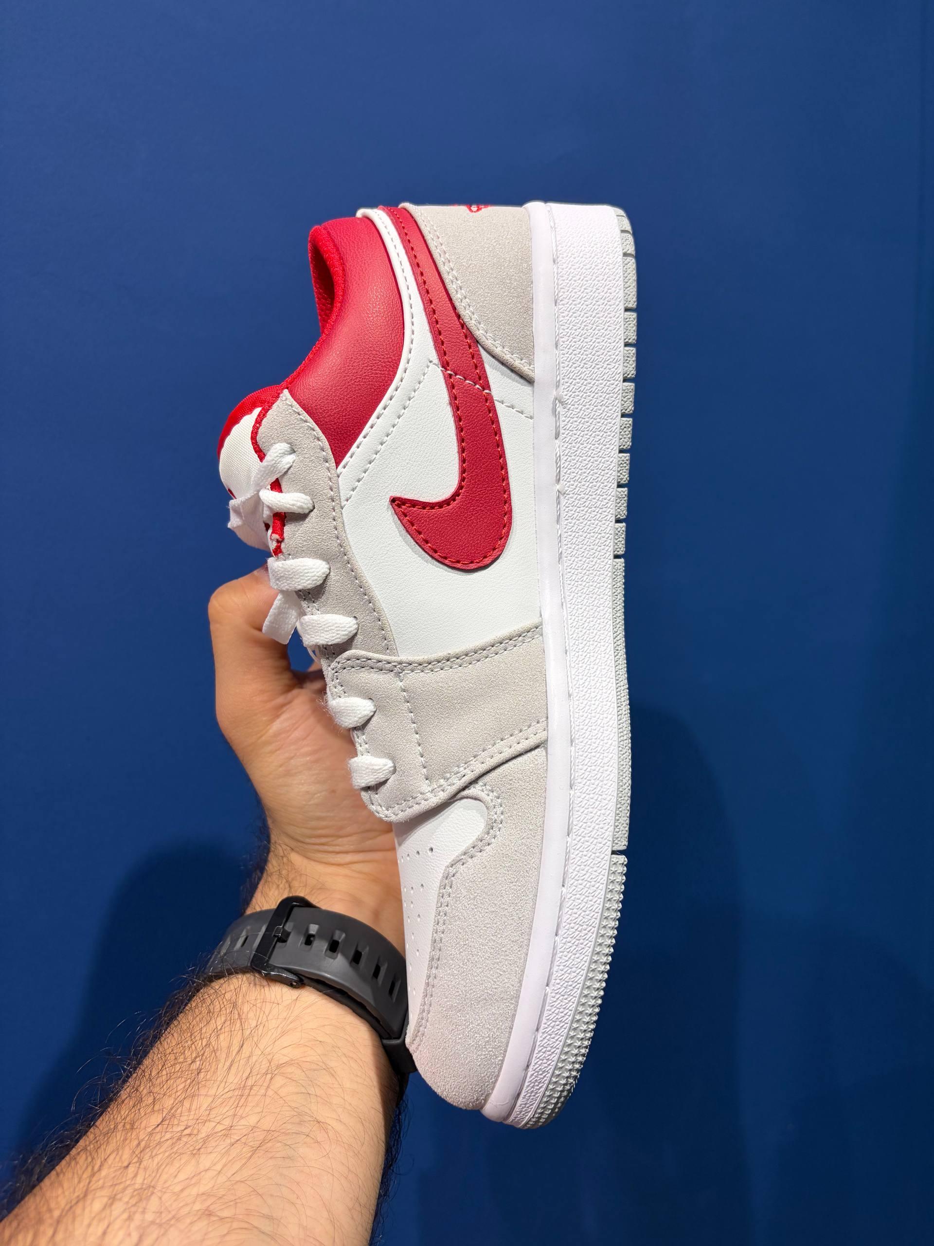 Nike air jordan 1 low light smoke grey gym red نایک ایر جردن 1 لو طوسی قرمز