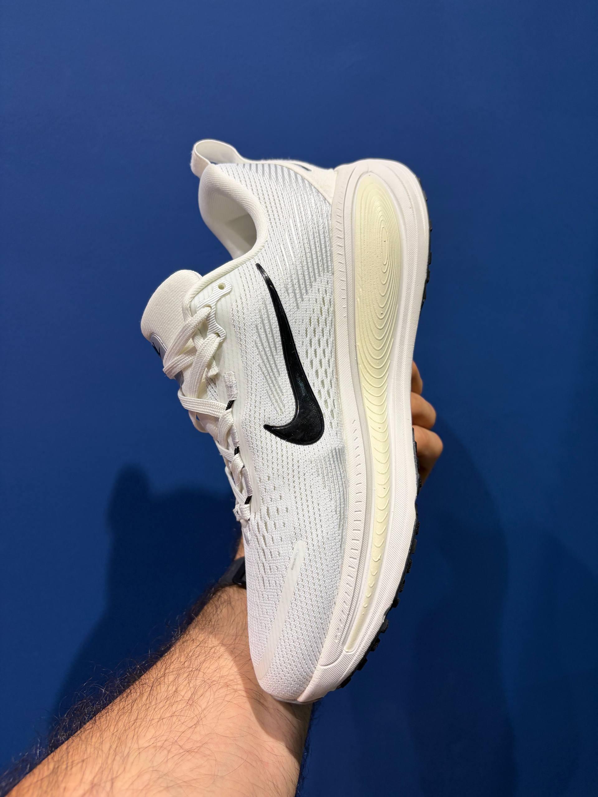 Nike vomero 18 نایک وومرو 18
