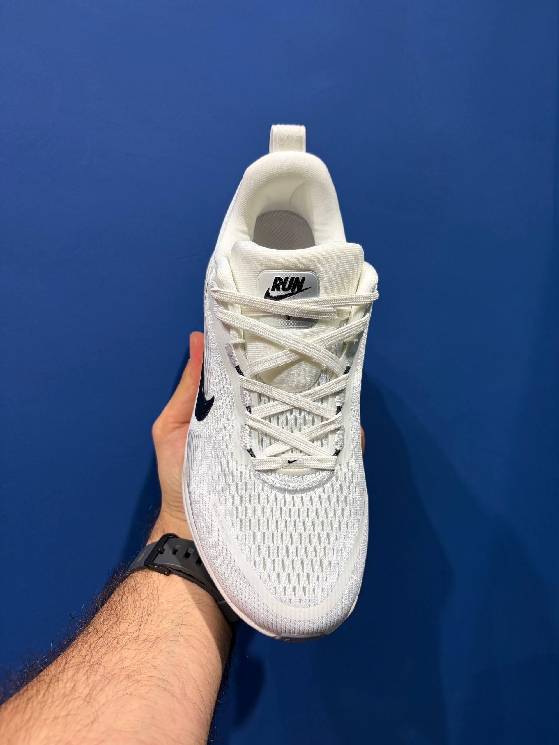 Nike vomero 18 نایک وومرو 18