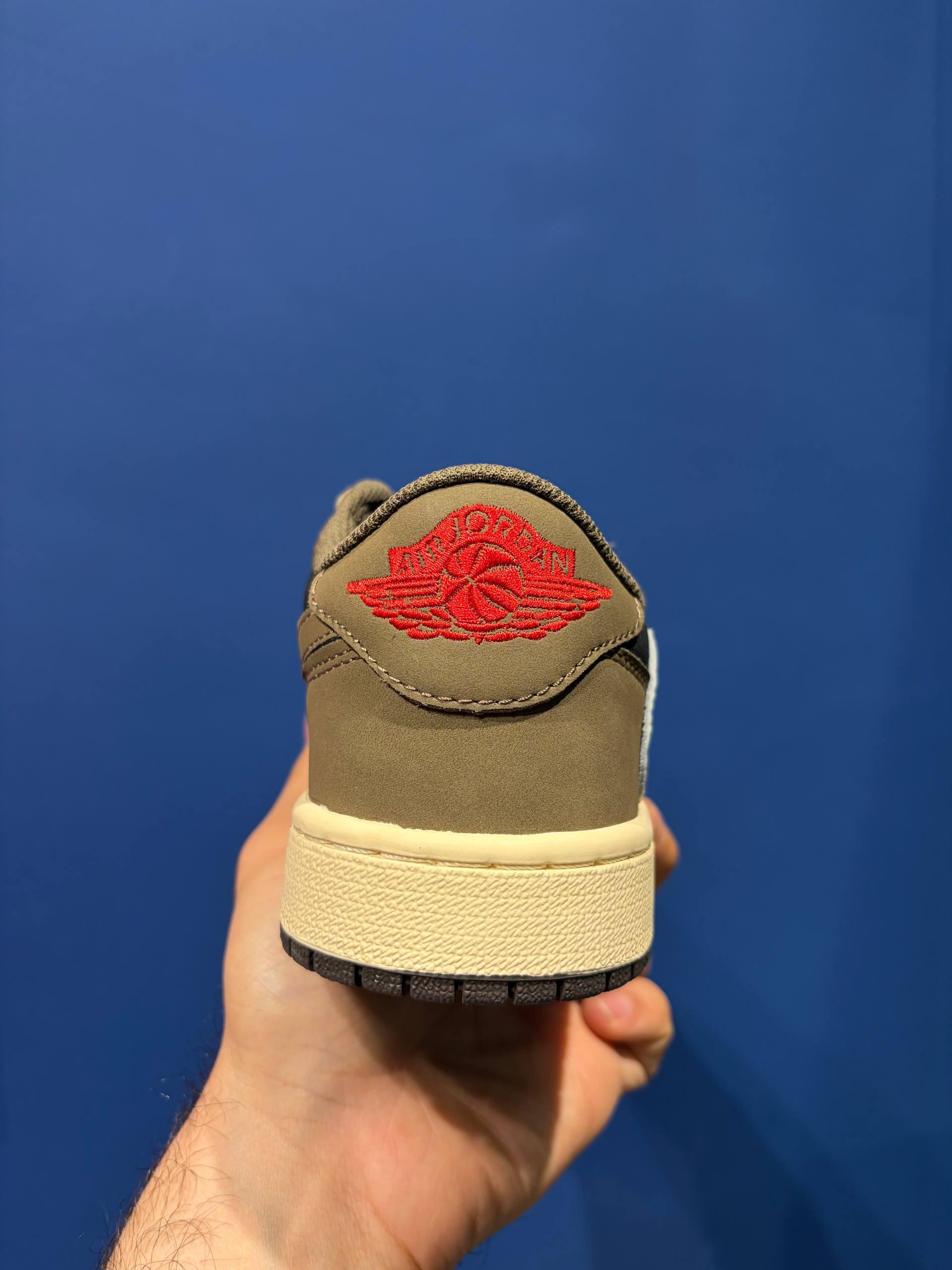 Nike air jordan 1 low travis scott mocha نایک ایر جردن 1 لو ترویس اسکات موکا