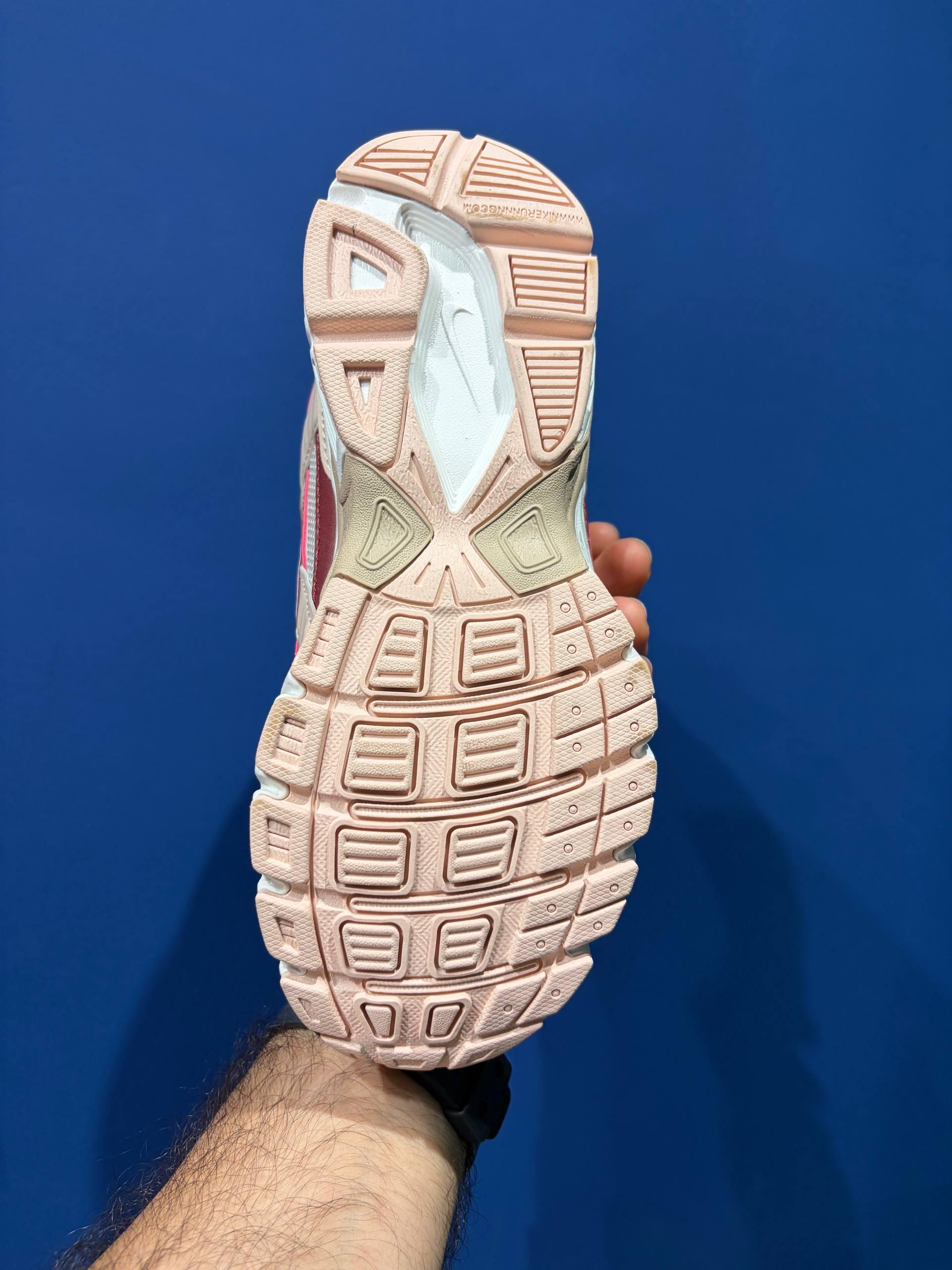 Nike initiator echo pink نایک اینتی تیدور صورتی