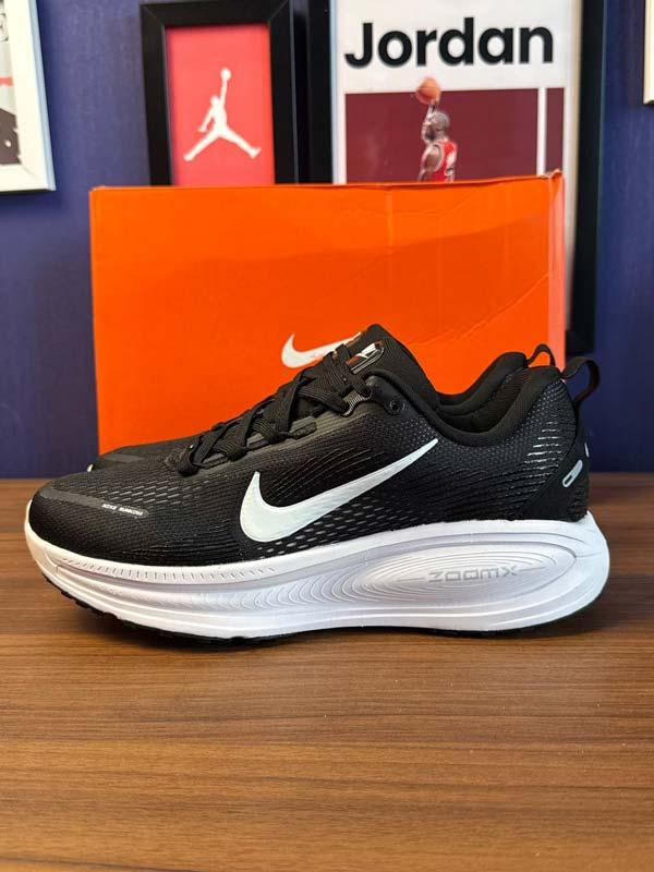 Nike vomero 18 کتانی نایک