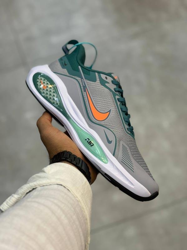 Nike revolution نایک
