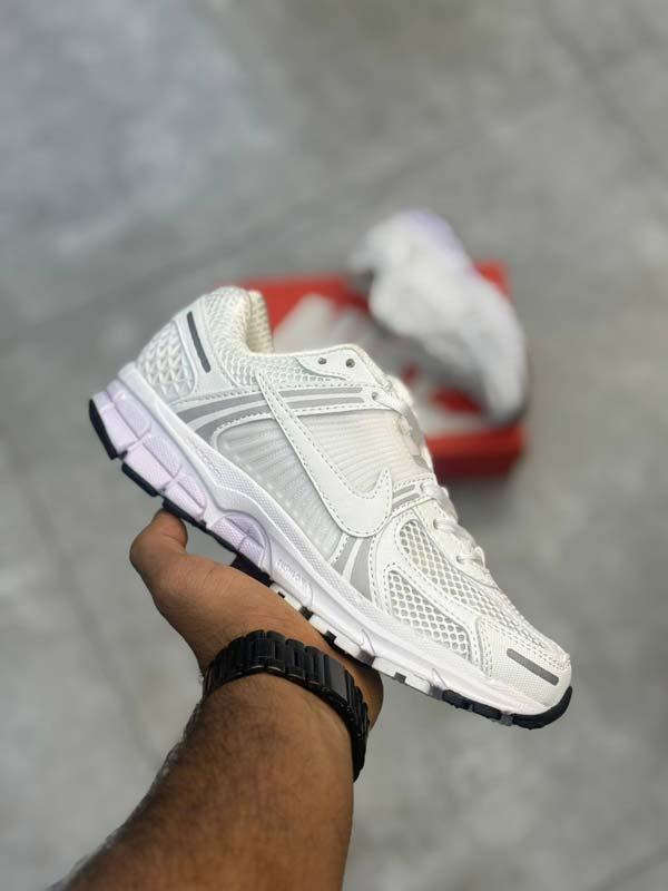 Nike vomero 5 نایک وومرو  5