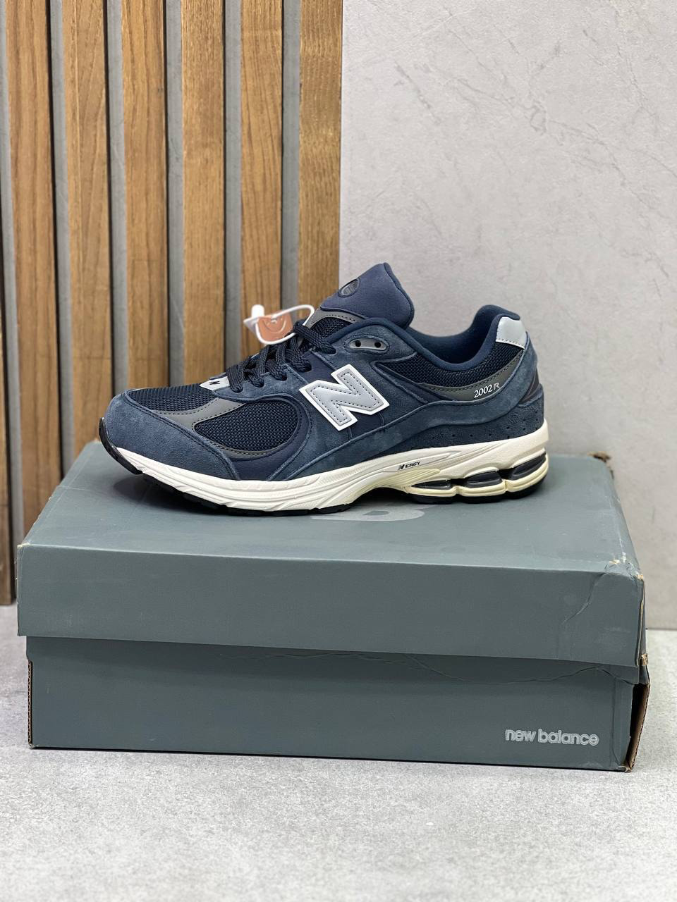 Newbalance 2002r نیوبالانس 2002