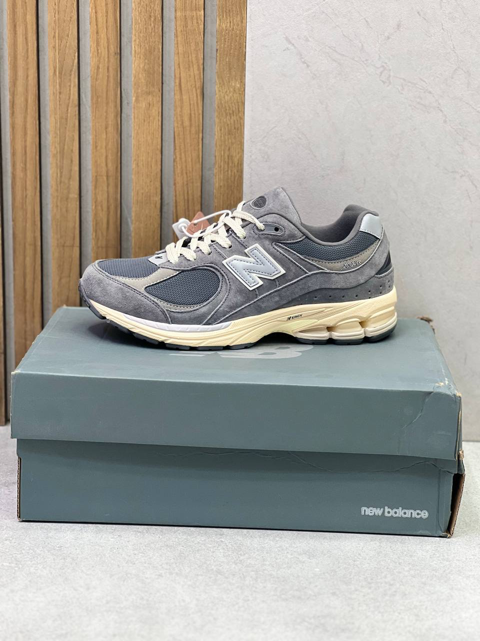 Newbalance 2002r نیوبالانس 2002