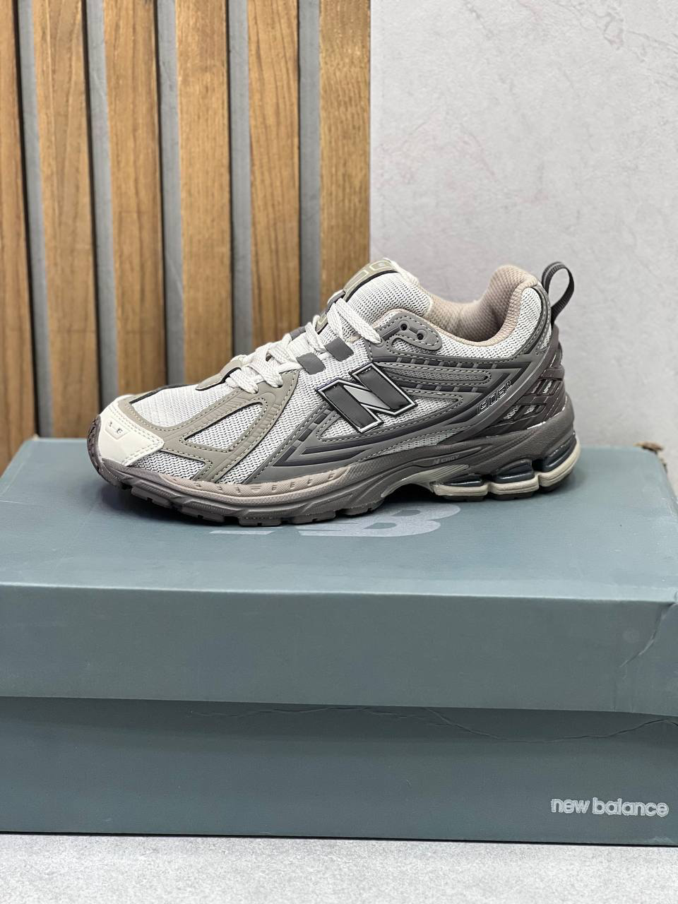Newbalance 2002r نیوبالانس 2002