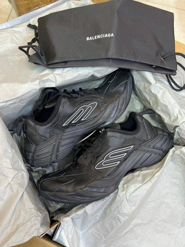 Balenciaga بالنسیاگا